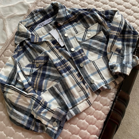 Zara Cropped Flannel - Picture 1 of 5